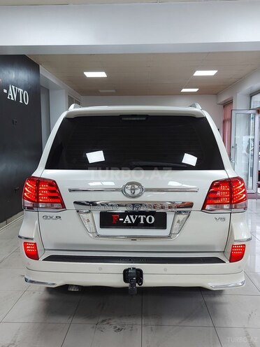 Toyota Land Cruiser-5