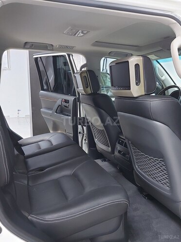 Toyota Land Cruiser-8