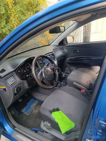 Kia Rio 2009, 400,000 km - 1.5 л - Bakı