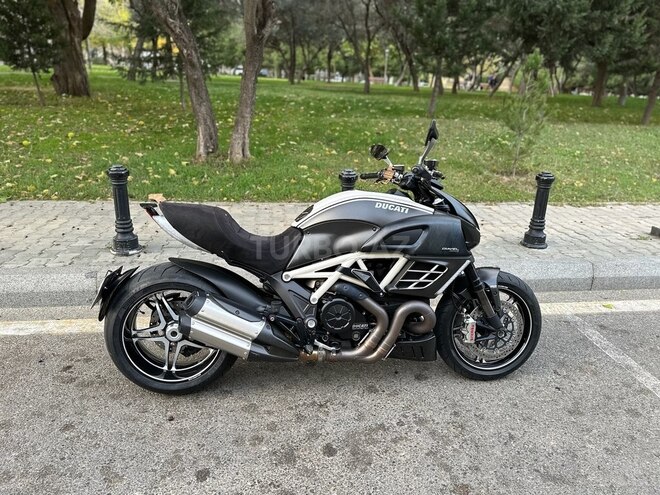 Ducati Diavel-2