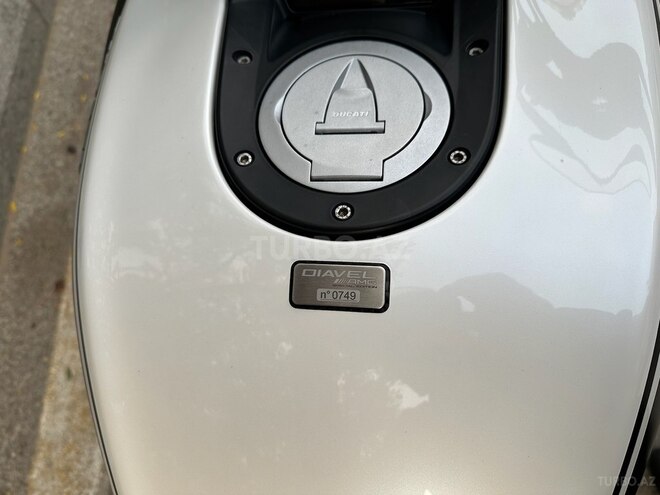 Ducati Diavel-3
