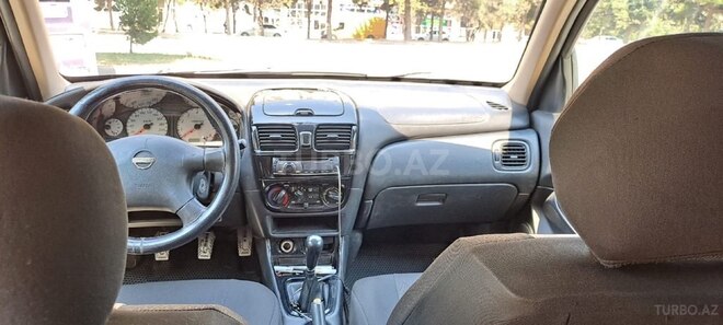 Nissan Sunny-6