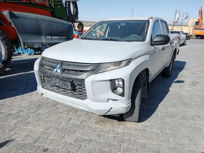 Mitsubishi L200 2019, 271,000 km - 2.4 л - Bakı