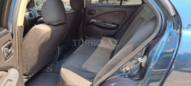 Nissan Sunny-7