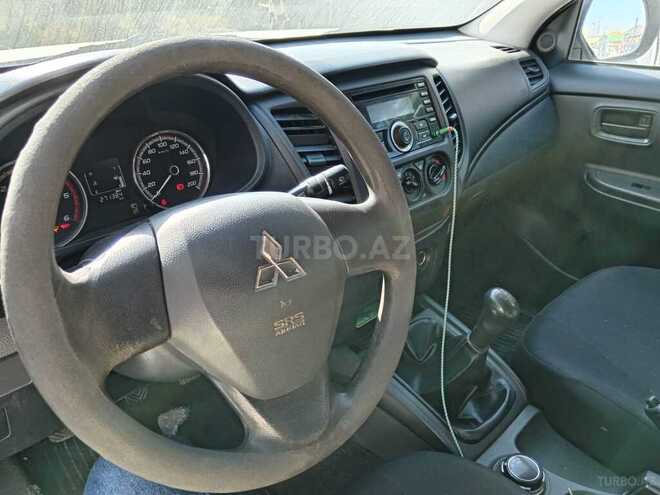 Mitsubishi L200 2019, 271,000 km - 2.4 л - Bakı