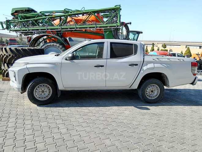 Mitsubishi L200 2019, 271,000 km - 2.4 л - Bakı