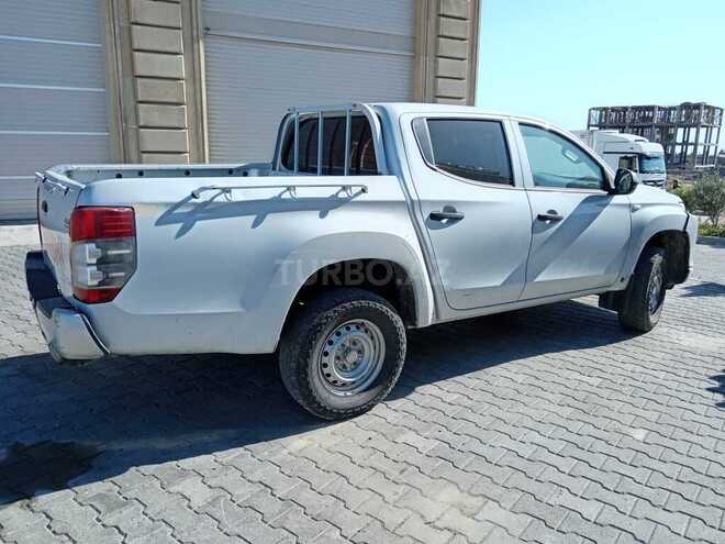 Mitsubishi L200 2019, 271,000 km - 2.4 л - Bakı