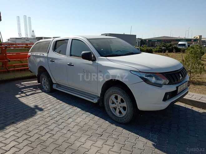 Mitsubishi L200 2019, 271,000 km - 2.4 л - Bakı
