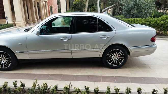 Mercedes E 240 1998, 42,500 km - 2.4 l - Bakı