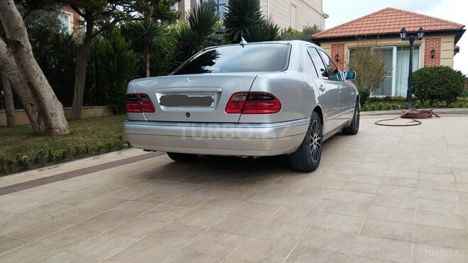 Mercedes E 240 1998, 42,500 km - 2.4 l - Bakı