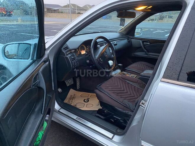 Mercedes E 220 d 2000, 283,700 km - 2.2 l - Bakı