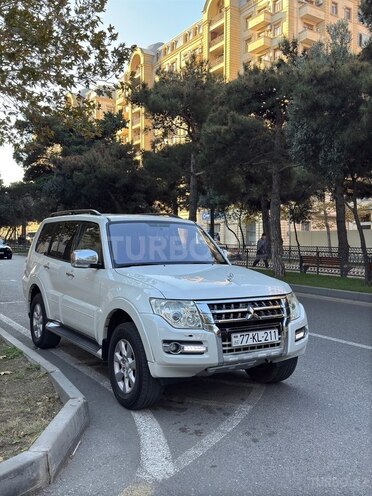 Mitsubishi Pajero 2010, 299,800 km - 3.5 л - Bakı