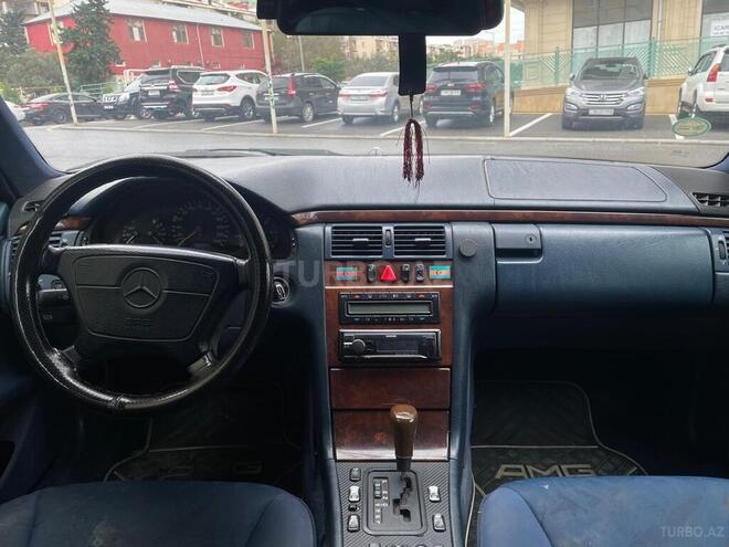 Mercedes E 220 1998, 280,000 km - 2.2 l - Bakı