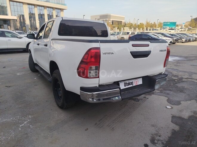 Toyota Hilux-5