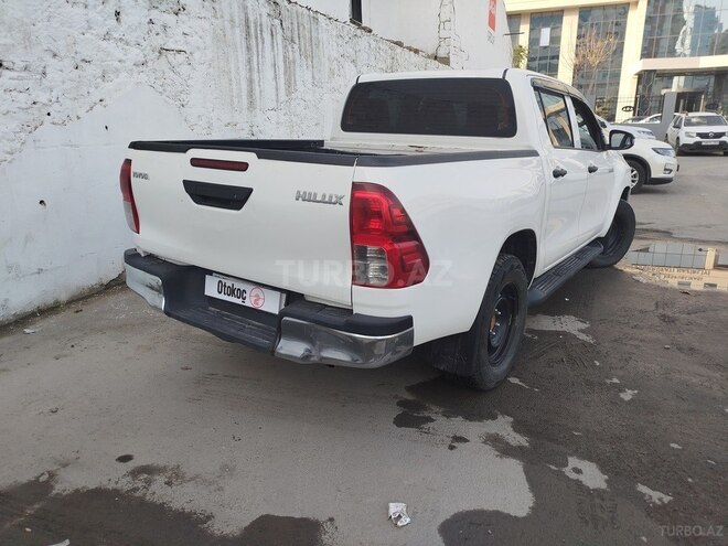 Toyota Hilux-6