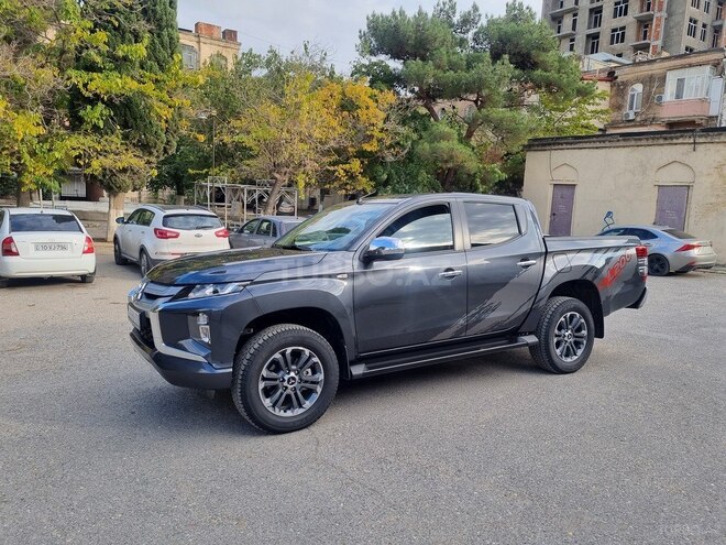 Mitsubishi L200 2023, 15,000 km - 2.5 l - Bakı