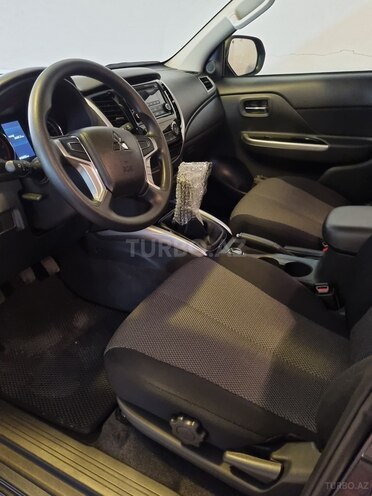 Mitsubishi L200 2023, 15,000 km - 2.5 l - Bakı