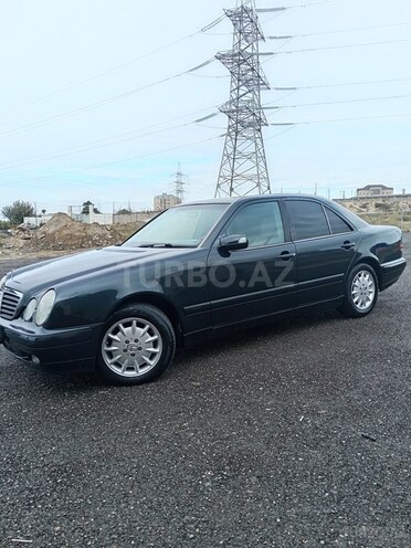 Mercedes E 220 d 2001, 243,400 km - 2.2 l - Bakı