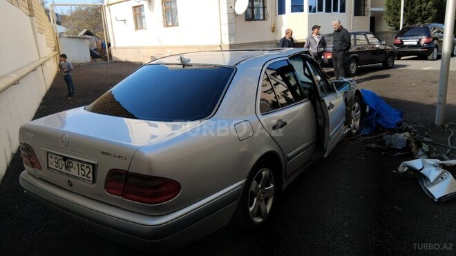 Mercedes E 230 1996, 256,587 km - 2.3 l - Göygöl