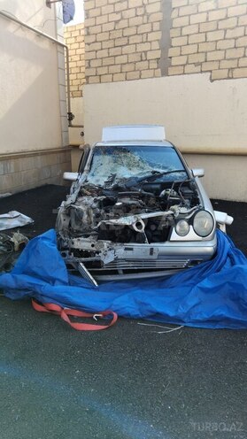 Mercedes E 230 1996, 256,587 km - 2.3 l - Göygöl