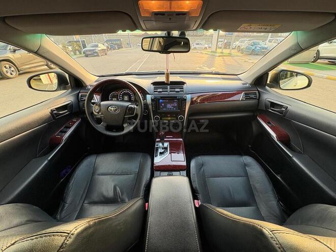 Toyota Camry-12