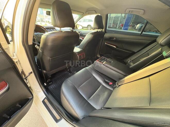 Toyota Camry-9