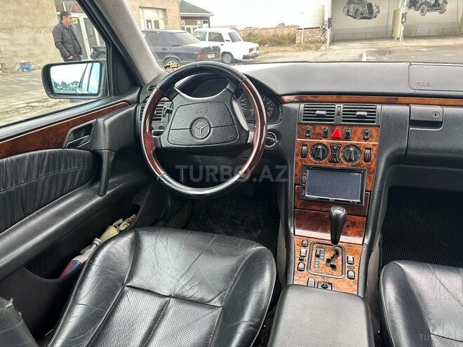 Mercedes E 280 1999, 400,000 km - 2.8 l - Bakı