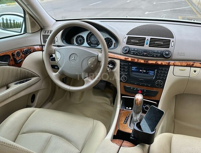 Mercedes E 320 2002, 298,000 km - 3.2 l - Bakı