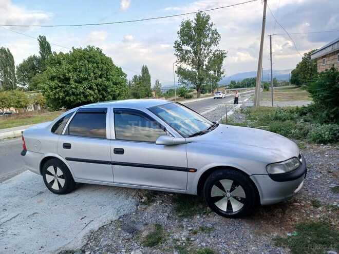 Opel Vectra 1998, 350,000 km - 1.6 л - Şəki