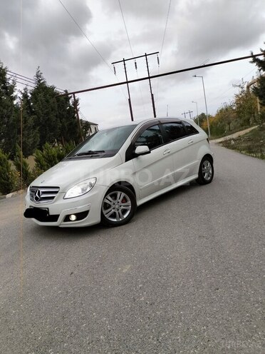 Mercedes B 180 2011, 92,000 km - 1.8 л - Bakı