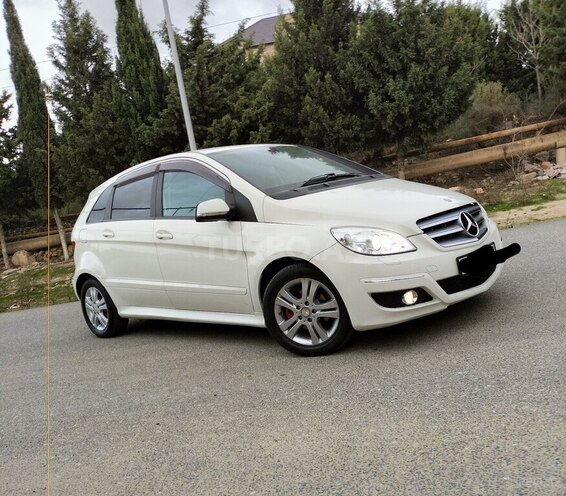 Mercedes B 180 2011, 92,000 km - 1.8 л - Bakı