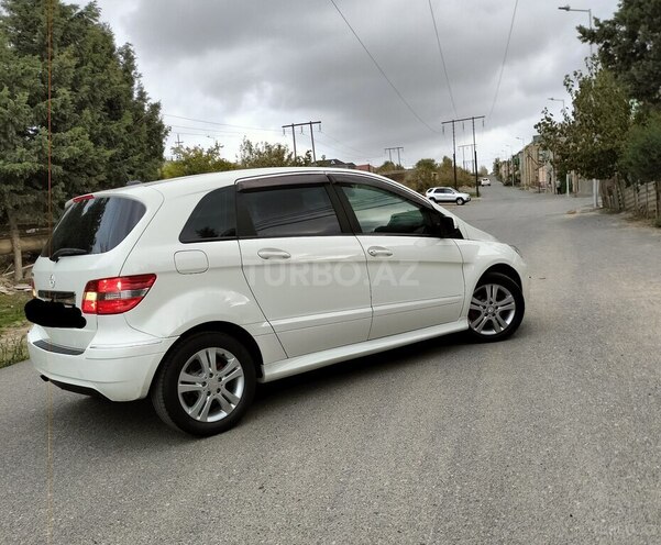 Mercedes B 180 2011, 92,000 km - 1.8 л - Bakı