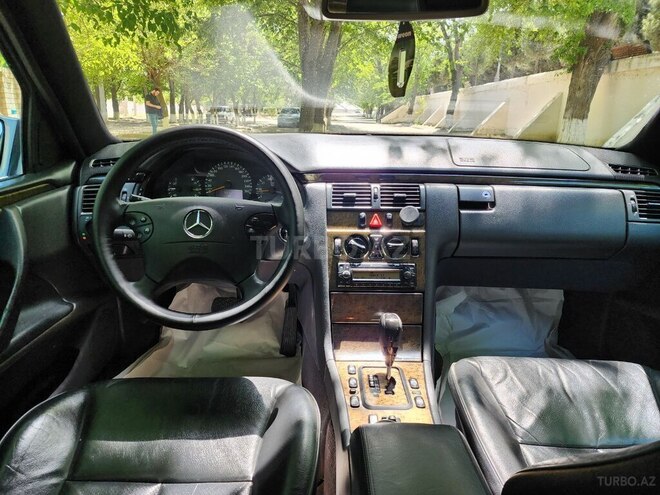 Mercedes E 200 2002, 327,000 km - 2.0 l - Bakı