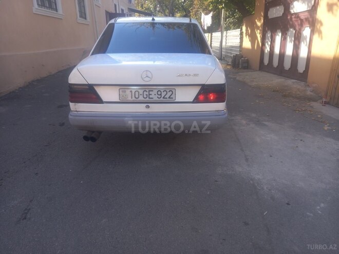 Mercedes E 200 1992, 939,300 km - 2.0 l - Qazax