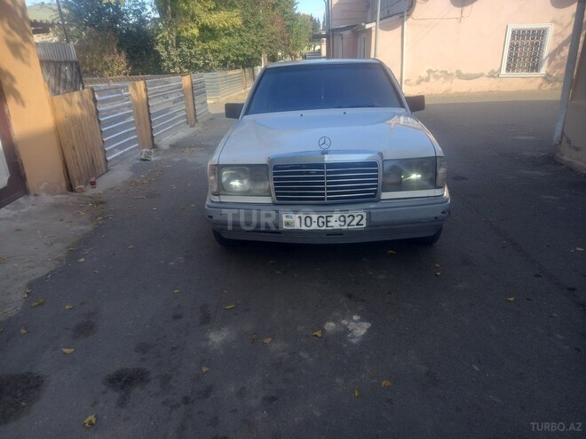 Mercedes E 200 1992, 939,300 km - 2.0 l - Qazax