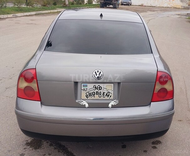 Volkswagen Passat 2003, 280,246 km - 1.8 l - Quba
