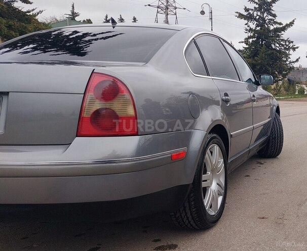 Volkswagen Passat 2003, 280,246 km - 1.8 l - Quba