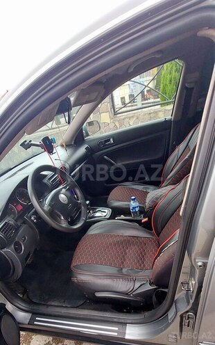 Volkswagen Passat 2003, 280,246 km - 1.8 l - Quba