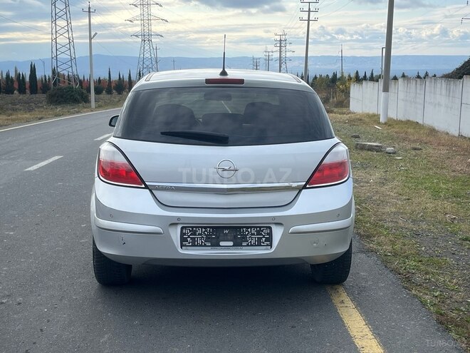 Opel Astra 2006, 268,000 km - 1.4 l - Qax