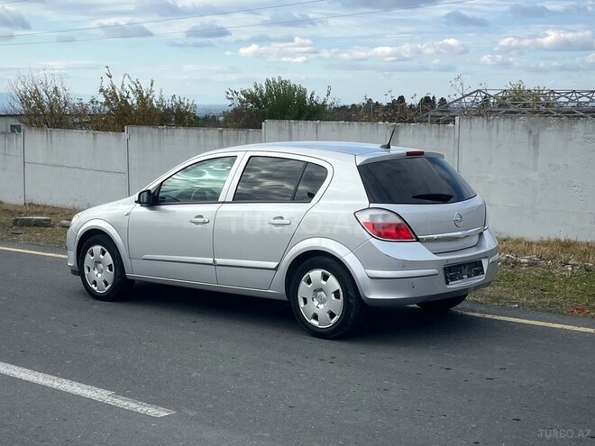 Opel Astra 2006, 268,000 km - 1.4 l - Qax