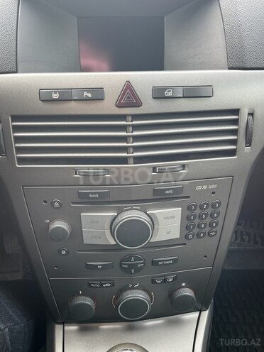 Opel Astra 2006, 268,000 km - 1.4 l - Qax