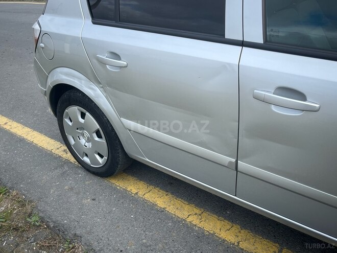 Opel Astra 2006, 268,000 km - 1.4 l - Qax