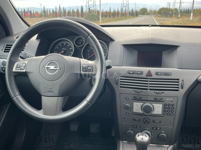 Opel Astra 2006, 268,000 km - 1.4 l - Qax