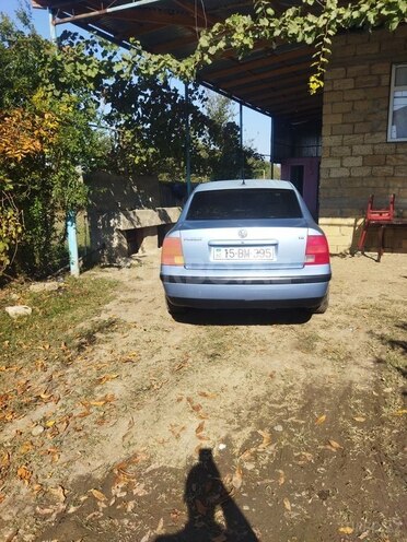 Volkswagen Passat 1998, 120,000 km - 1.8 l - Masallı