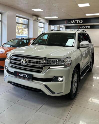 Toyota Land Cruiser-3