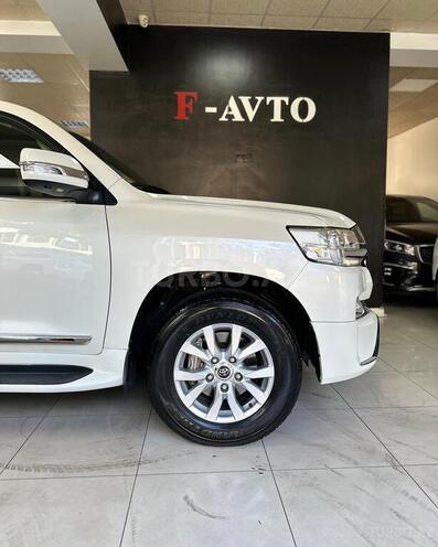 Toyota Land Cruiser-4