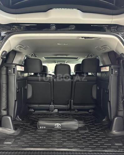 Toyota Land Cruiser-16