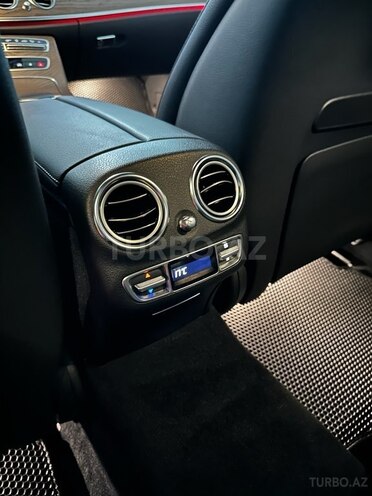 Mercedes E 300 e 4MATIC 2021, 74,000 km - 2.0 l - Bakı