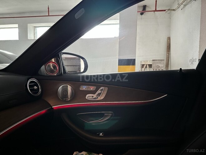 Mercedes E 300 e 4MATIC 2021, 74,000 km - 2.0 l - Bakı