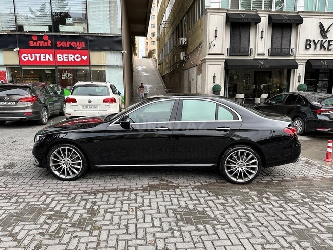 Mercedes E 300 e 4MATIC 2021, 74,000 km - 2.0 l - Bakı